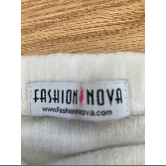 SUPER SOFT WHITE PENCIL SKIRT - Picture 4 of 6